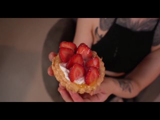 teen sucked for a portion of strawberries blowjob of a teenager